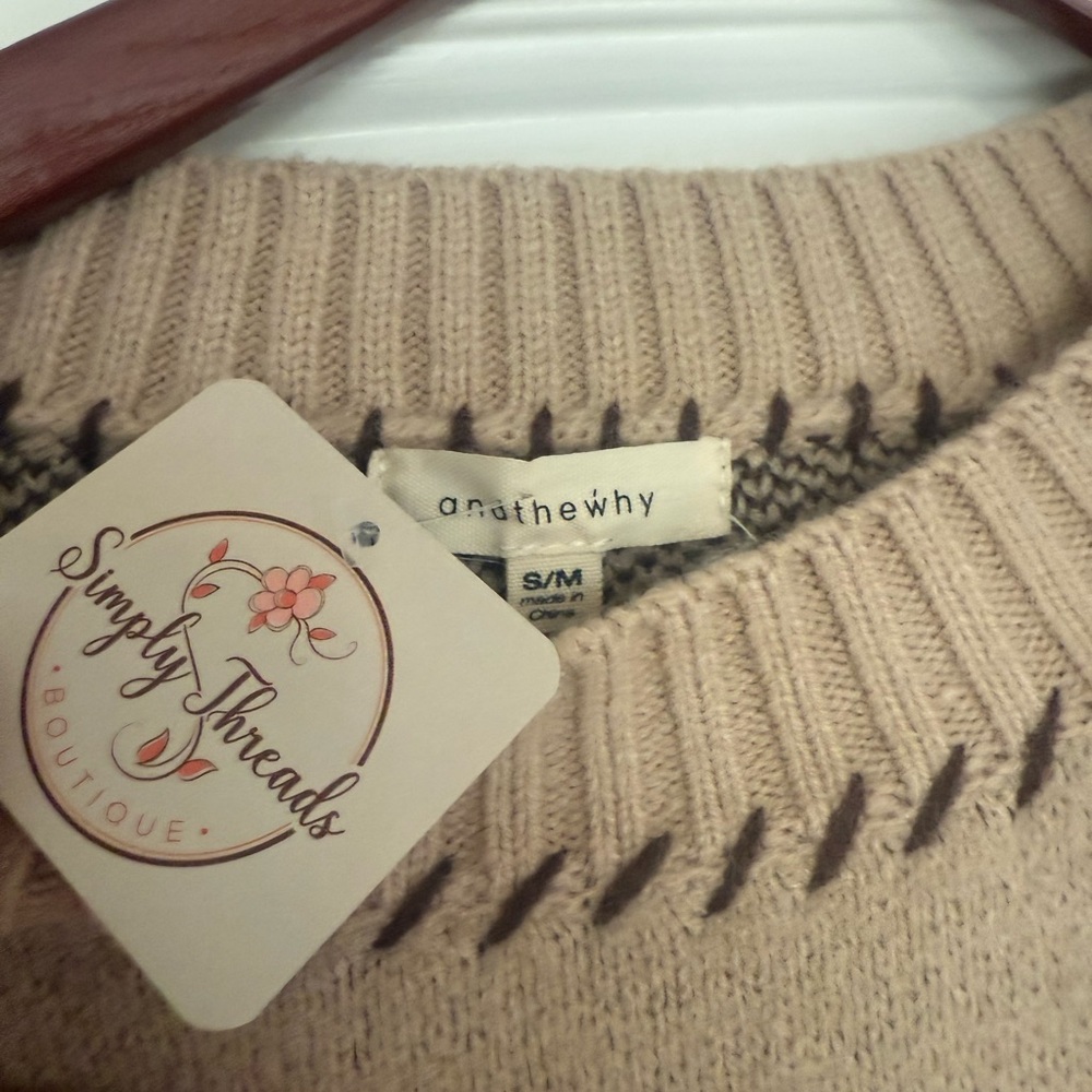 Beige and Brown Floral‎ Women's Sweater S/M - Picture 2 of 8